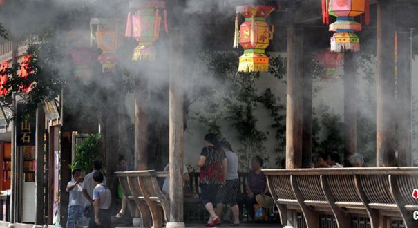 福州“大空调”为游客和市民降温