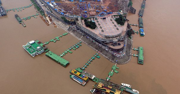 新华航拍2015年最大洪峰过境后的重庆城