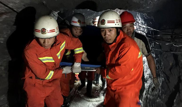 云南梁河矿井塌方11名被困人员全部获救