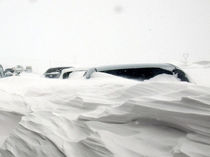 新疆玛依塔斯多路现风吹雪 封闭近6天后恢复通行