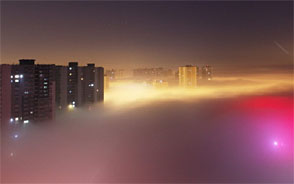 重度污染下的迷幻北京