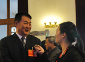 全国政协委员、内蒙古自治区政协主席任亚平接受新华网、中国政府网记者专访