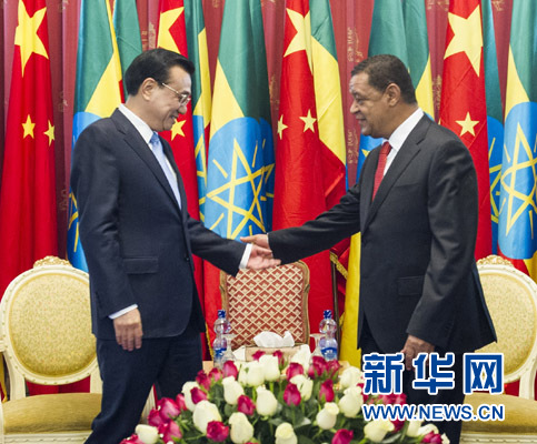5月6日，中国国务院总理李克强在亚的斯亚贝巴国家宫会见埃塞俄比亚总统穆拉图。 新华社记者王晔摄