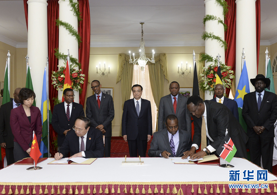 5月11日，中国国务院总理李克强在内罗毕国家宫与肯尼亚总统肯雅塔、乌干达总统穆塞韦尼、卢旺达总统卡加梅、南苏丹总统基尔等东非地区国家领导人，以及坦桑尼亚、布隆迪、非洲开发银行代表共同出席肯尼亚蒙巴萨至内罗毕铁路项目中肯共同融资协议签字仪式。