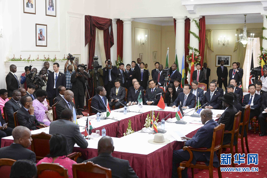 5月11日，中国国务院总理李克强在内罗毕国家宫与肯尼亚总统肯雅塔、乌干达总统穆塞韦尼、卢旺达总统卡加梅、南苏丹总统基尔等东非地区国家领导人，以及坦桑尼亚、布隆迪、非洲开发银行代表共同出席肯尼亚蒙巴萨至内罗毕铁路项目中肯共同融资协议签字仪式并讲话。