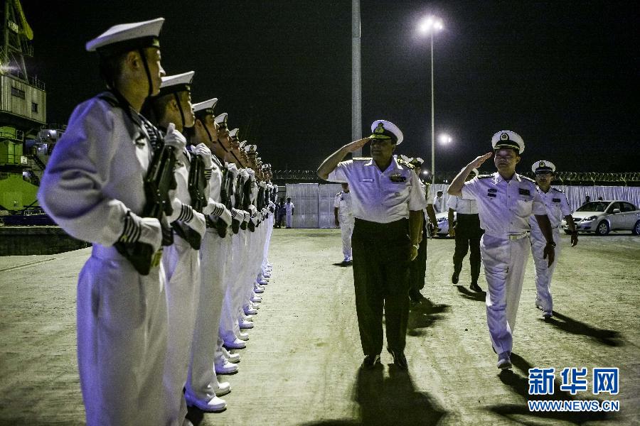 （国际）（3）中国海军舰艇编队在印度维沙卡帕特南举行甲板招待会