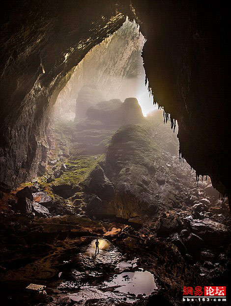 探险家揭最大洞穴 内生雨林河道