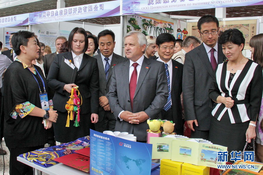 明斯克举行甘肃商品展 白俄罗斯副总理出席开幕式