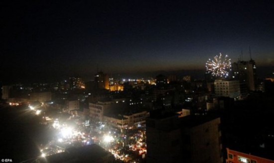 埃及斡旋下巴以达成长期停火 加沙欢腾庆祝