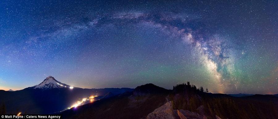 灿烂银河：摄影师捕捉夜空美景 繁星满天美景醉人