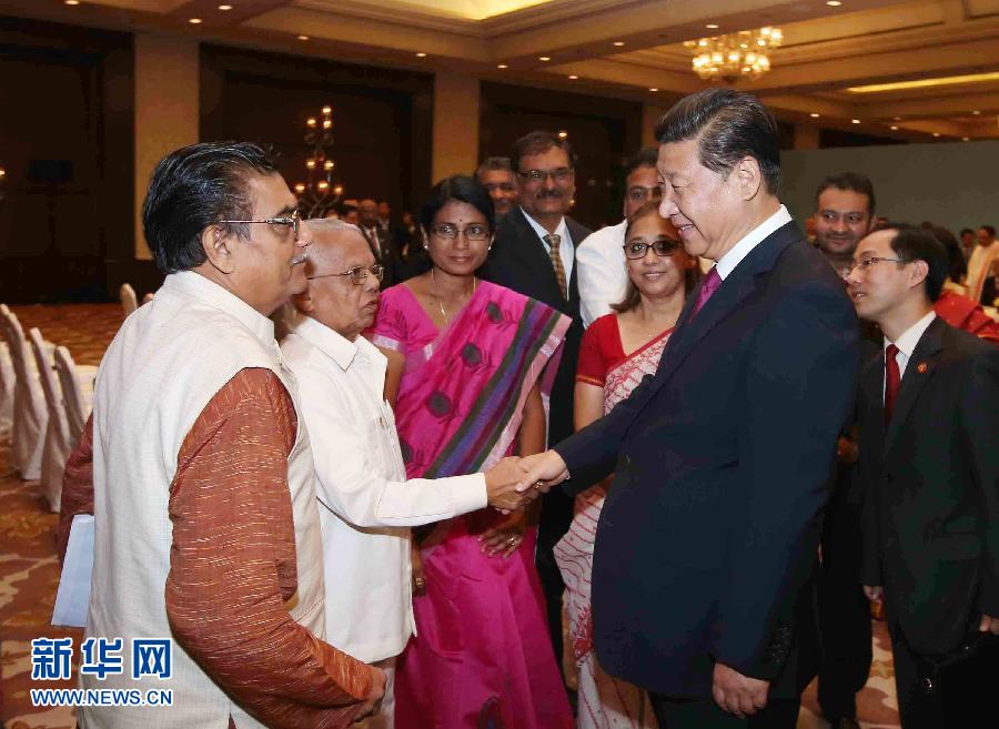 9月19日，国家主席习近平在新德里会见印度友好人士、友好团体代表，并颁发和平共处五项原则友谊奖，表彰他们长期致力于中印友好事业。新华社记者庞兴雷摄 