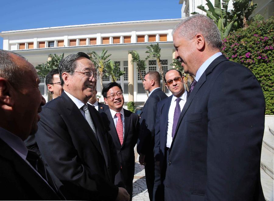11月2日，正在阿尔及利亚进行正式友好访问的全国政协主席俞正声在阿尔及尔会见阿总理塞拉勒。 新华社记者刘卫兵摄