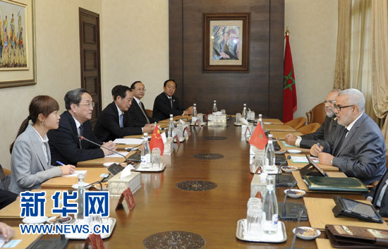 11月3日，中国全国政协主席俞正声在拉巴特会见摩洛哥政府首脑本·基兰。 新华社记者 张铎 摄