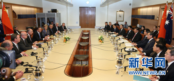 11月17日，中国国家主席习近平与澳大利亚总理阿博特在澳大利亚首都堪培拉举行会谈。 新华社记者庞兴雷 摄 