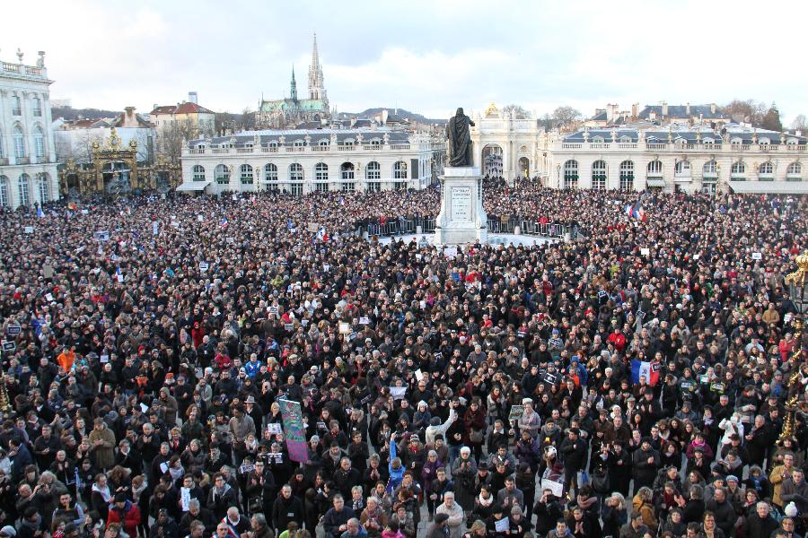 （国际）（1）法国南锡过半市民参加反恐大游行