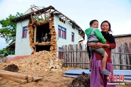 联合国机构对尼泊尔儿童实施大规模麻疹免疫接