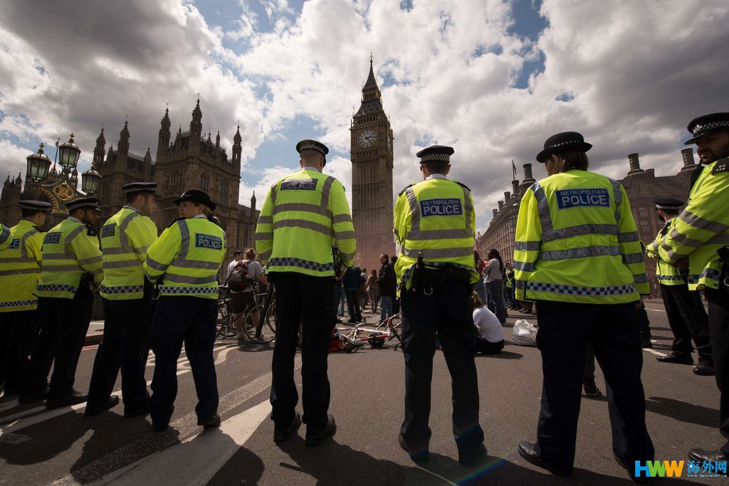 英国示威者集会抗议政府紧缩政策