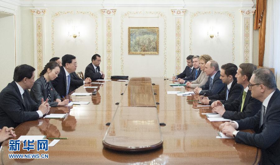 6月9日，全国人大常委会委员长张德江在莫斯科会见俄罗斯总统普京。新华社记者谢环驰摄 