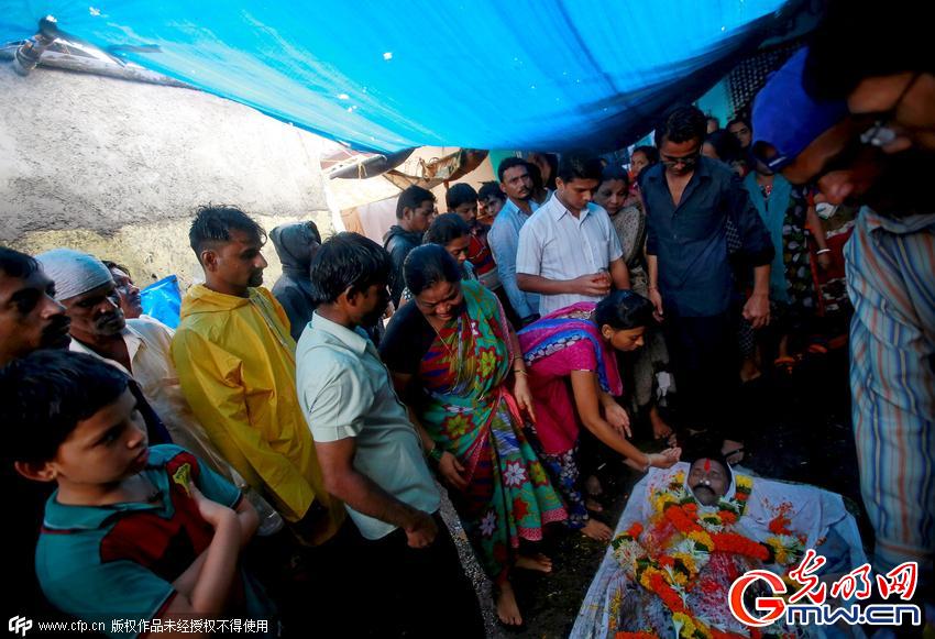 印度孟买特大假酒中毒事件致84人死亡 30人仍在抢救