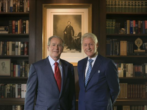 克林顿与布什谈2016年大选：投票不同仍是朋友