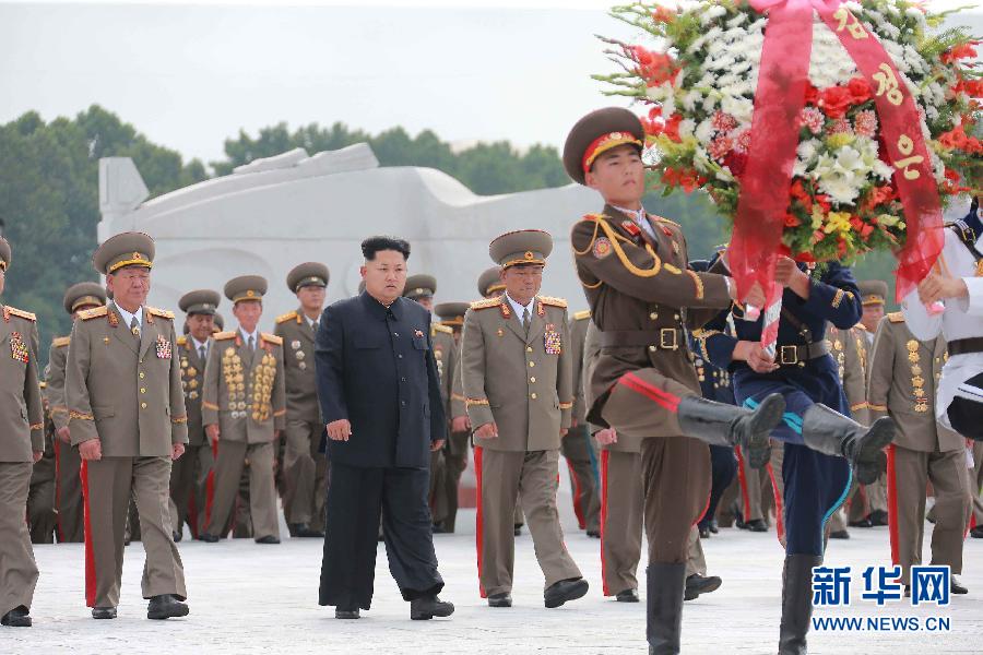 （国际）（2）金正恩参谒朝鲜祖国解放战争烈士墓