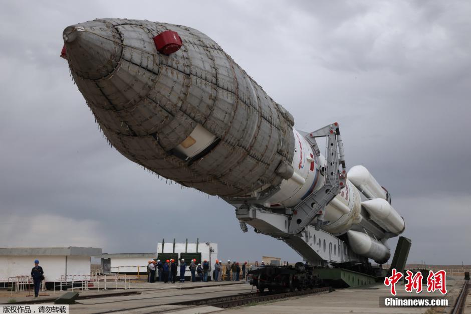 俄罗斯“质子-M”运载火箭发射升空（组图）