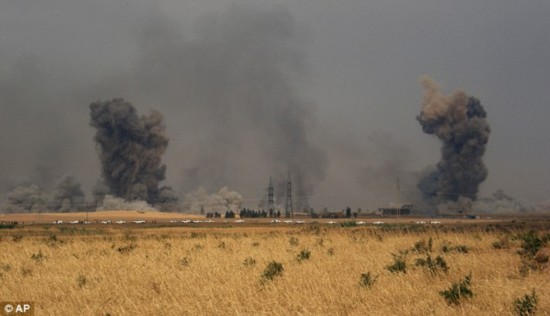 俄罗斯空袭叙利亚画面曝光 现场浓烟滚滚（图）
