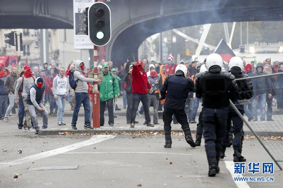 （XHDW）（5）比利时数万人游行抗议政府财政紧缩政策