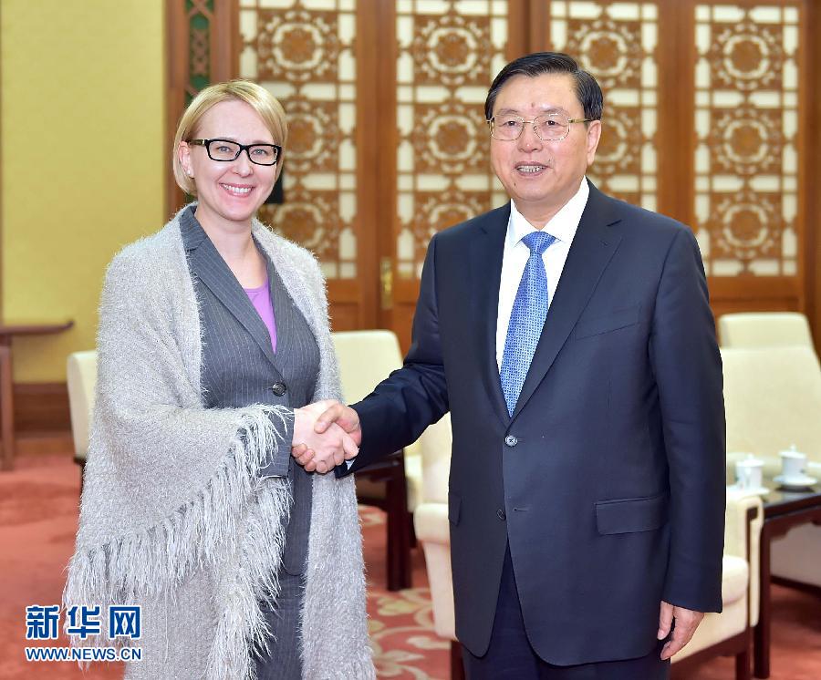 11月9日，全国人大常委会委员长张德江在北京人民大会堂会见芬兰议长洛赫拉。 新华社记者 李涛 摄 
