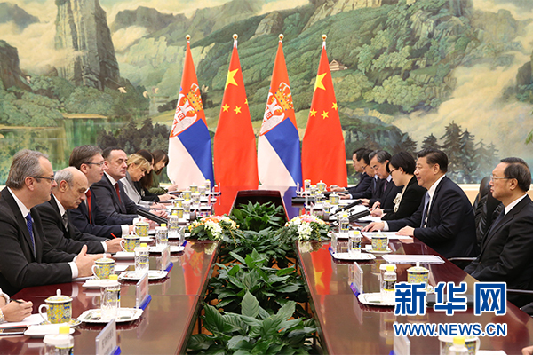 11月26日，国家主席习近平在北京人民大会堂会见塞尔维亚总理武契奇。 新华社记者 马占成 摄
