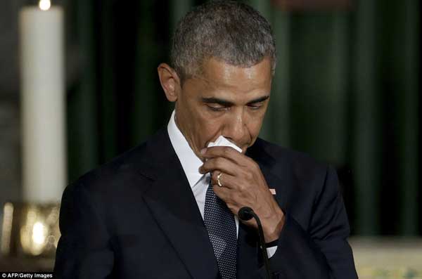 总统哭吧哭吧不是罪:奥巴马公开落泪集锦(组图