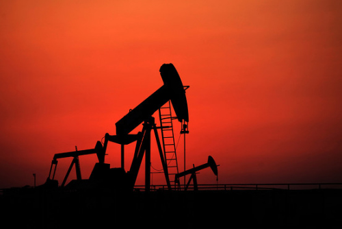虽然2014年油价下跌近70%，但美国页岩油产量并未按照预期的速度减少。