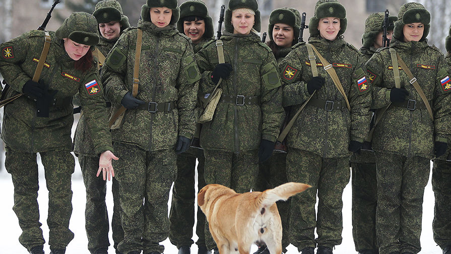 俄军三八节前夕举办首届女军人技能大赛
