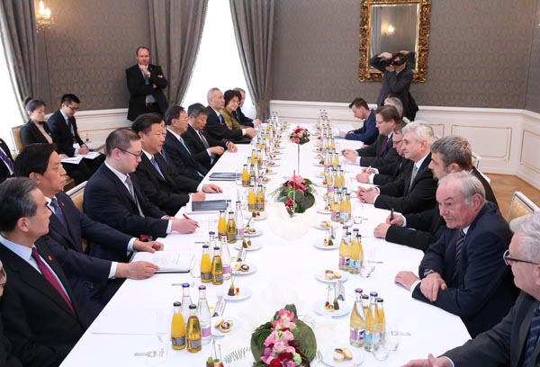 3月29日，国家主席习近平在布拉格会见捷克参议院主席什捷赫。 新华社记者 庞兴雷 摄