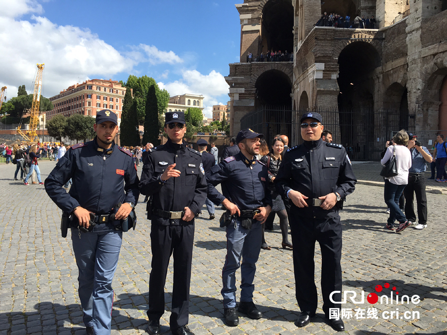 中意首次联合警务巡逻启动仪式在罗马举行(组图)【2】