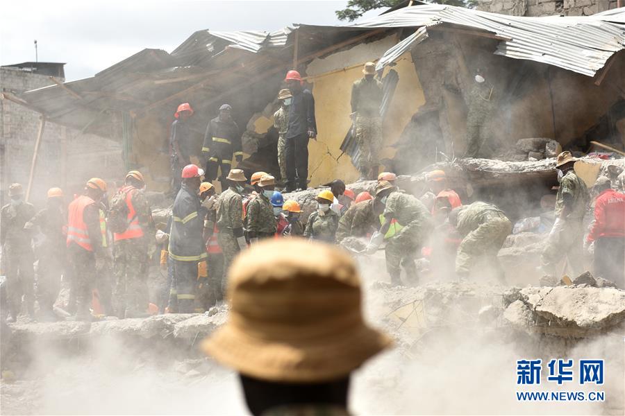 （国际）（1）肯尼亚首都暴雨成灾致房屋倒塌已有33人死亡