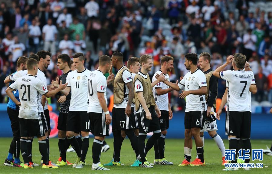 （欧锦赛）（6）足球——八分之一决赛：德国胜斯洛伐克