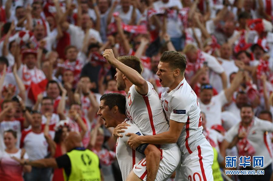 （欧锦赛）（3）足球——四分之一决赛：葡萄牙对阵波兰