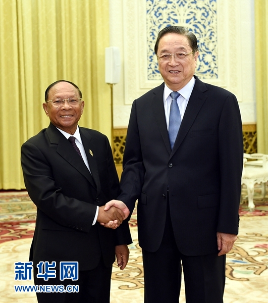 7月25日，全国政协主席俞正声在北京会见柬埔寨国会主席韩桑林。 新华社记者 饶爱民 摄