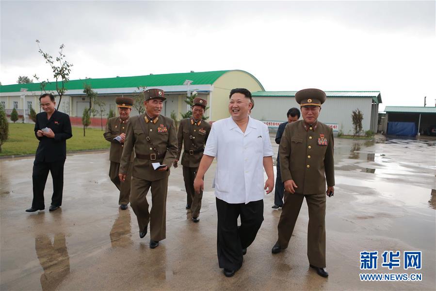 （国际）（2）金正恩视察朝鲜人民军第810部队所属鱼饲料工厂
