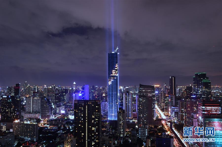 （国际）（1）泰国新第一高楼竣工 举行灯光秀