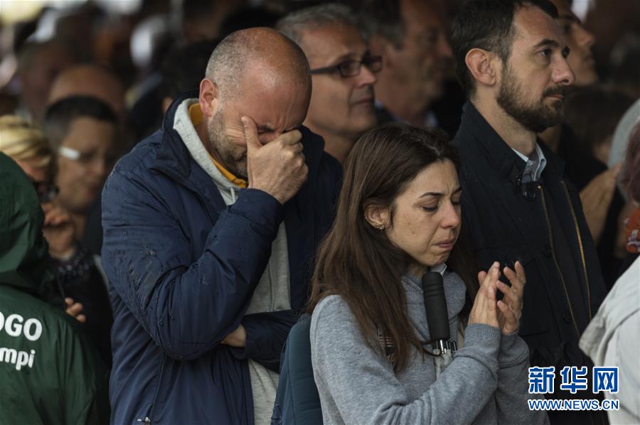 （国际）（1）意大利地震灾区为遇难者举办葬礼