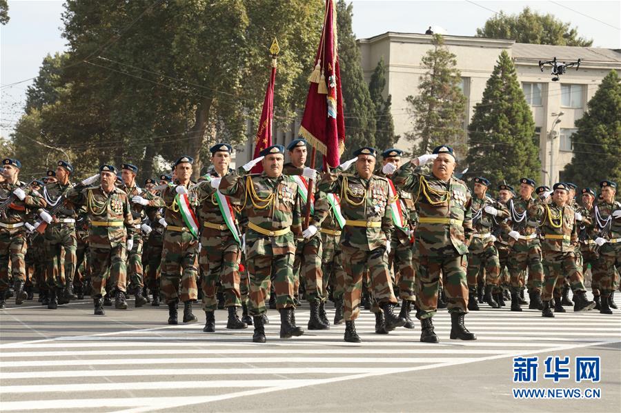 （XHDW）（1）塔吉克斯坦举行阅兵式庆祝独立25周年