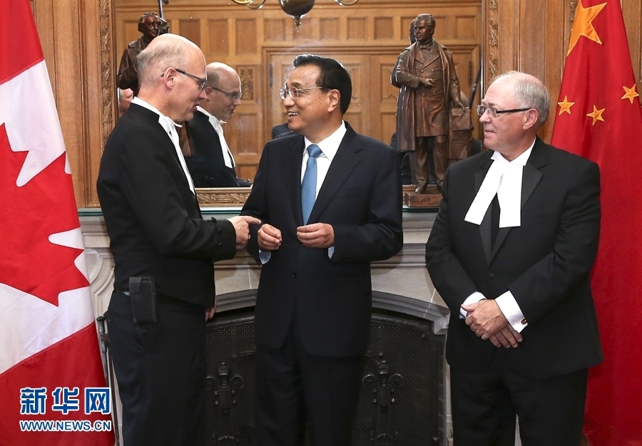 9月22日，国务院总理李克强在渥太华议会大厦会见加拿大参议长富里和众议长里甘。 新华社记者 庞兴雷 摄 