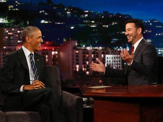 当地时间10月24日晚，美国总统奥巴马做客“吉米·基梅尔直播秀”。（图片来源：美国广播公司网站）
