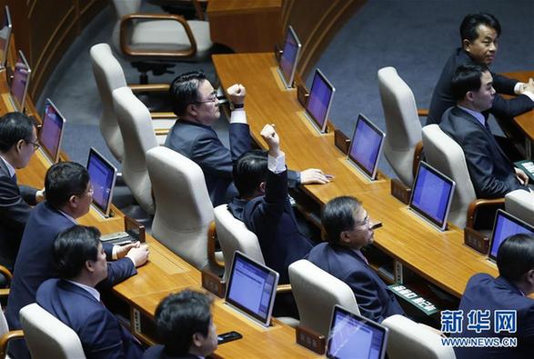 （外代一线）（6）韩国国会通过总统弹劾动议案 