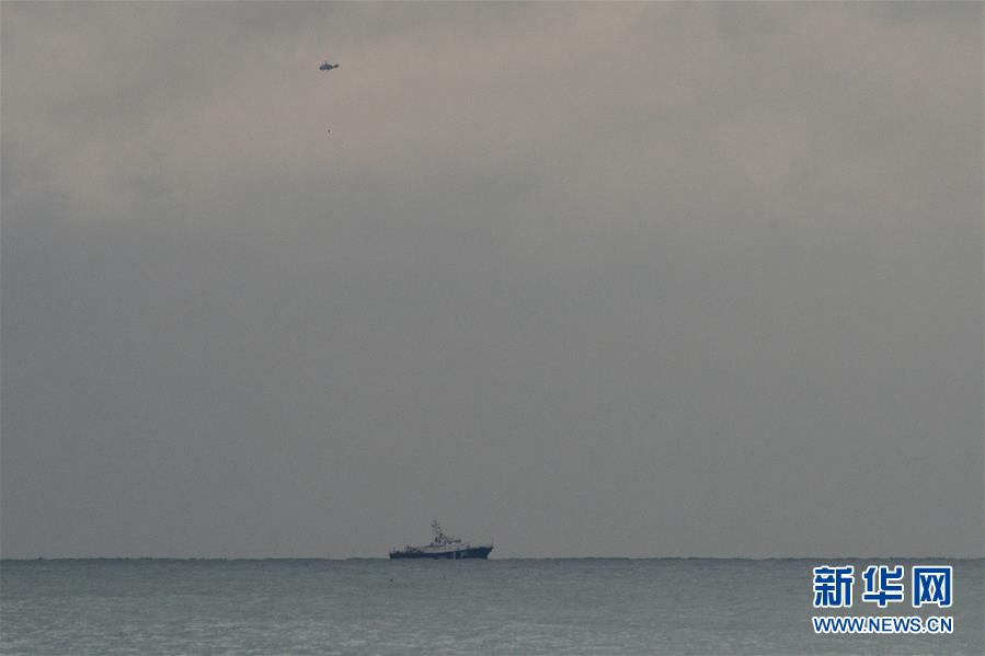 （国际）（1）搜救团队在黑海上搜索俄军图-154飞机