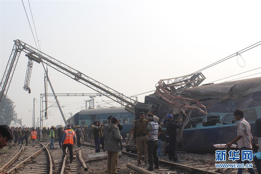 （国际）（2）印度一火车出轨造成至少2人死亡