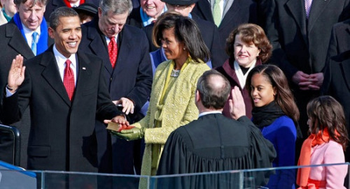 资料图：2009年1月20日，奥巴马首次宣誓就职。