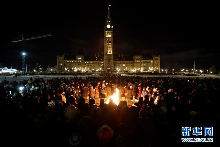 （外代一线）（5）加拿大民众悼念魁北克市恐袭中的遇难者